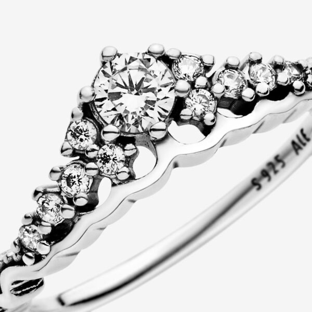 Pandora Fairytale Tiara Ring